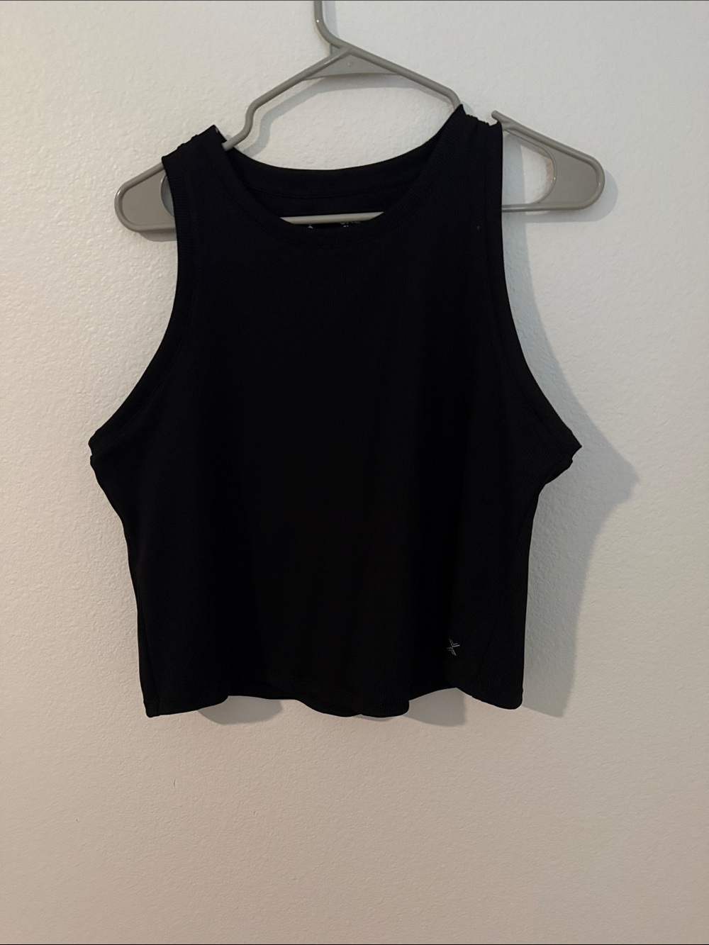 Xersion Black Sleeveless Crop Tank